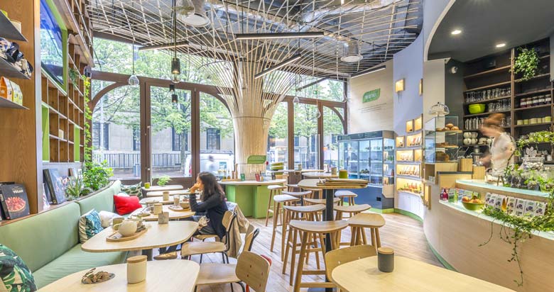 Aménagement d'un coffee shop par un architecte d'intérieur dans le cadre d'un projet d'architecture commerciale à Nîmes