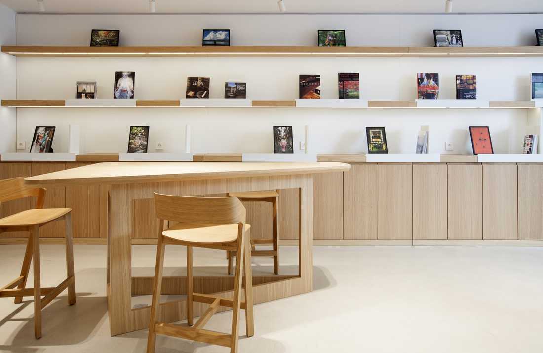 Interior design of a travel agency in Gard