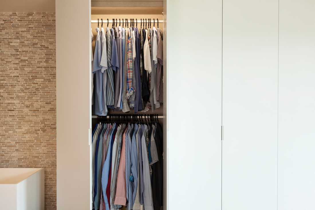 Dressing integré dans une chambre parentale