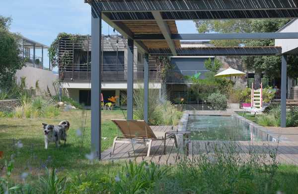 Aménagement de la terrasse d'un appartement de 60m² à Nîmes