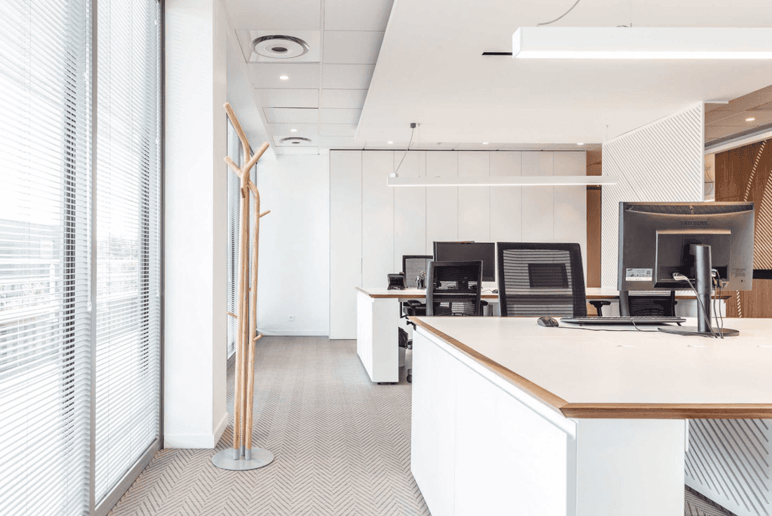 Aménagement interieur des bureaux d'une entreprise par un architecte d'intérieur à Nîmes