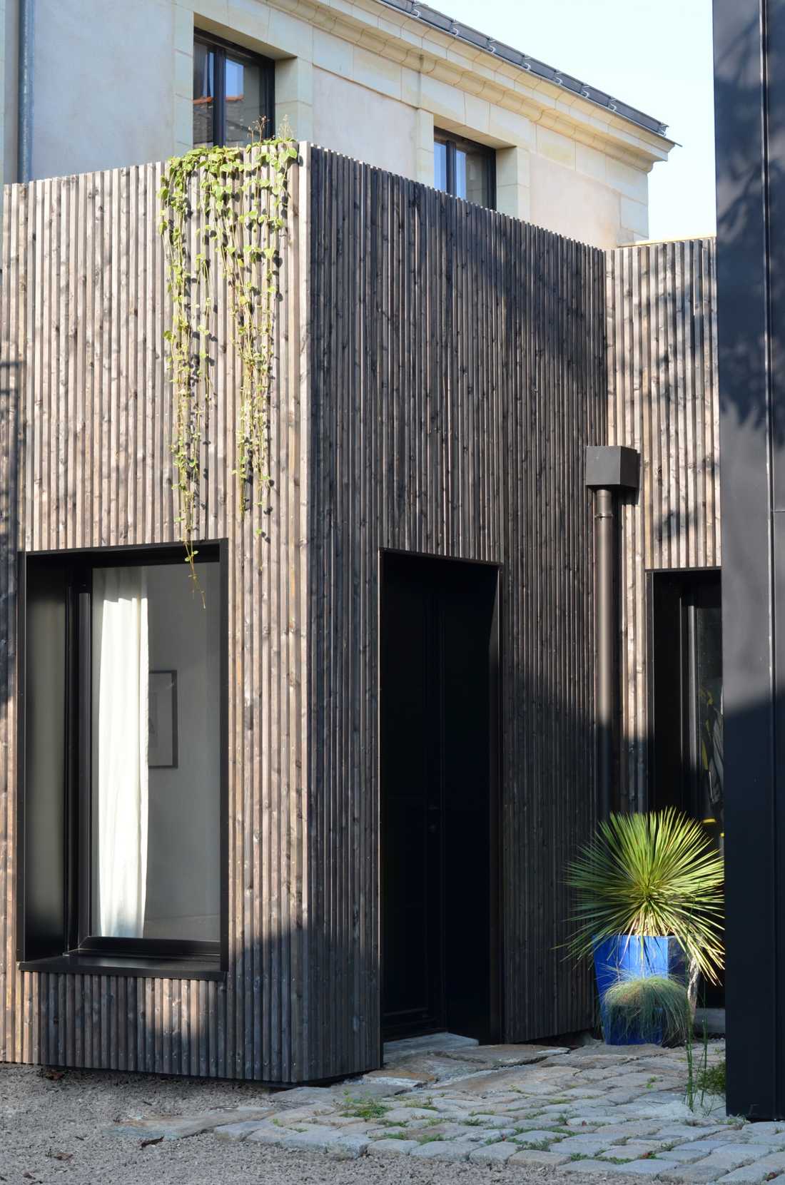 Extension of an old house carried out by an architect in Nîmes