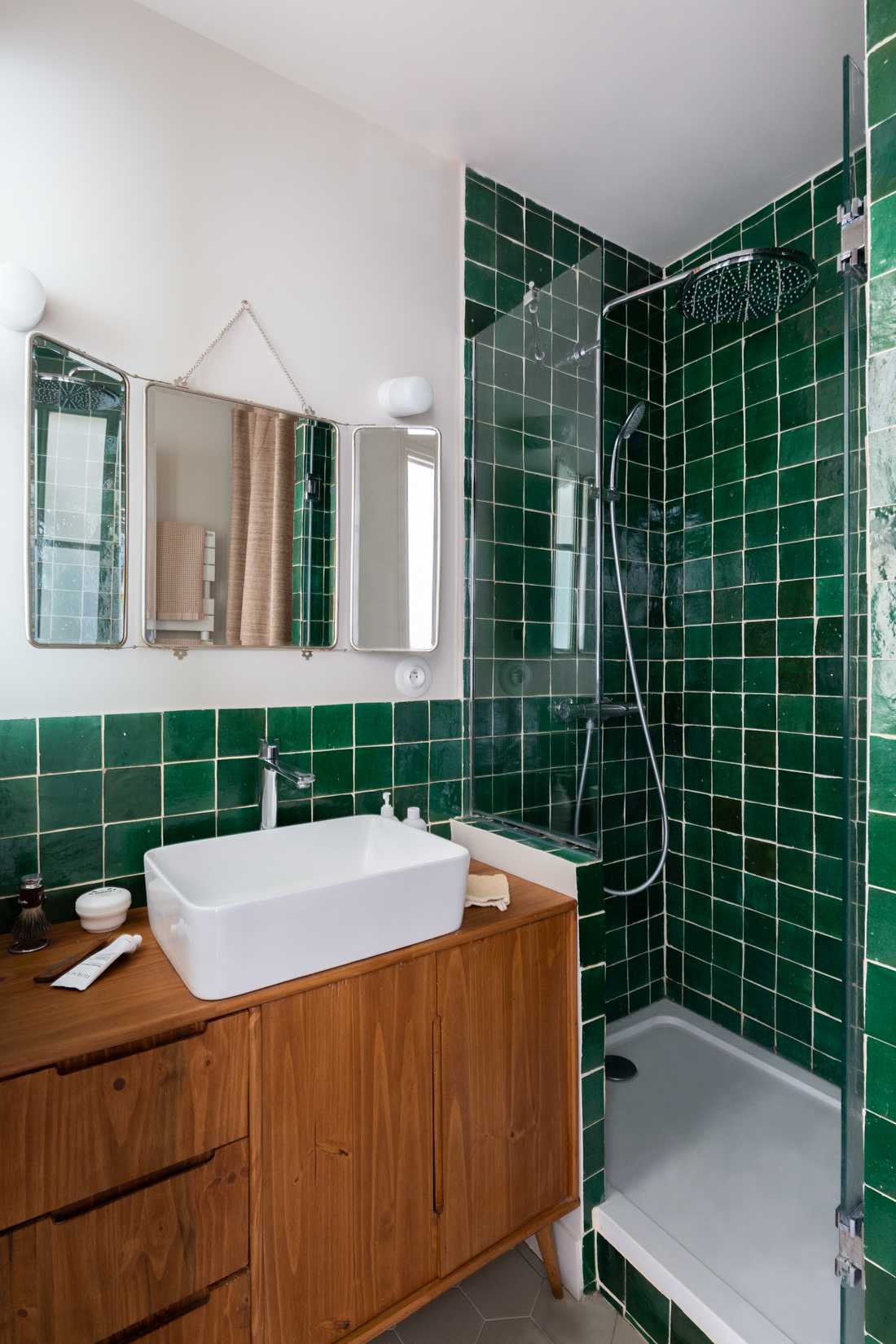 Relooking d'intérieur d'une salle de bain avec un décorateur d'intérieur dans le Gard