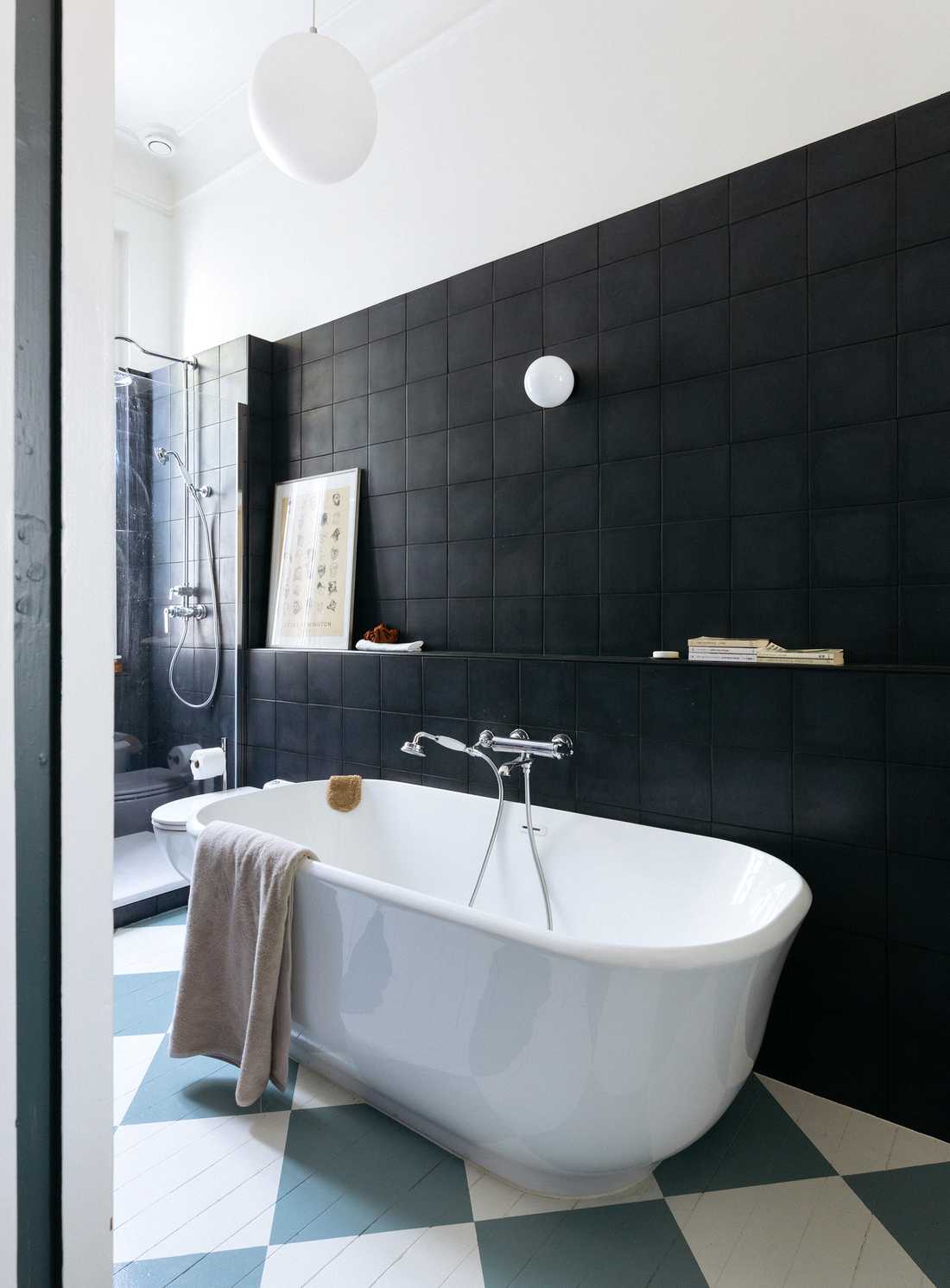 Salle de bain après travaux de rénovation par un décorateur d'intérieur dans le Gard