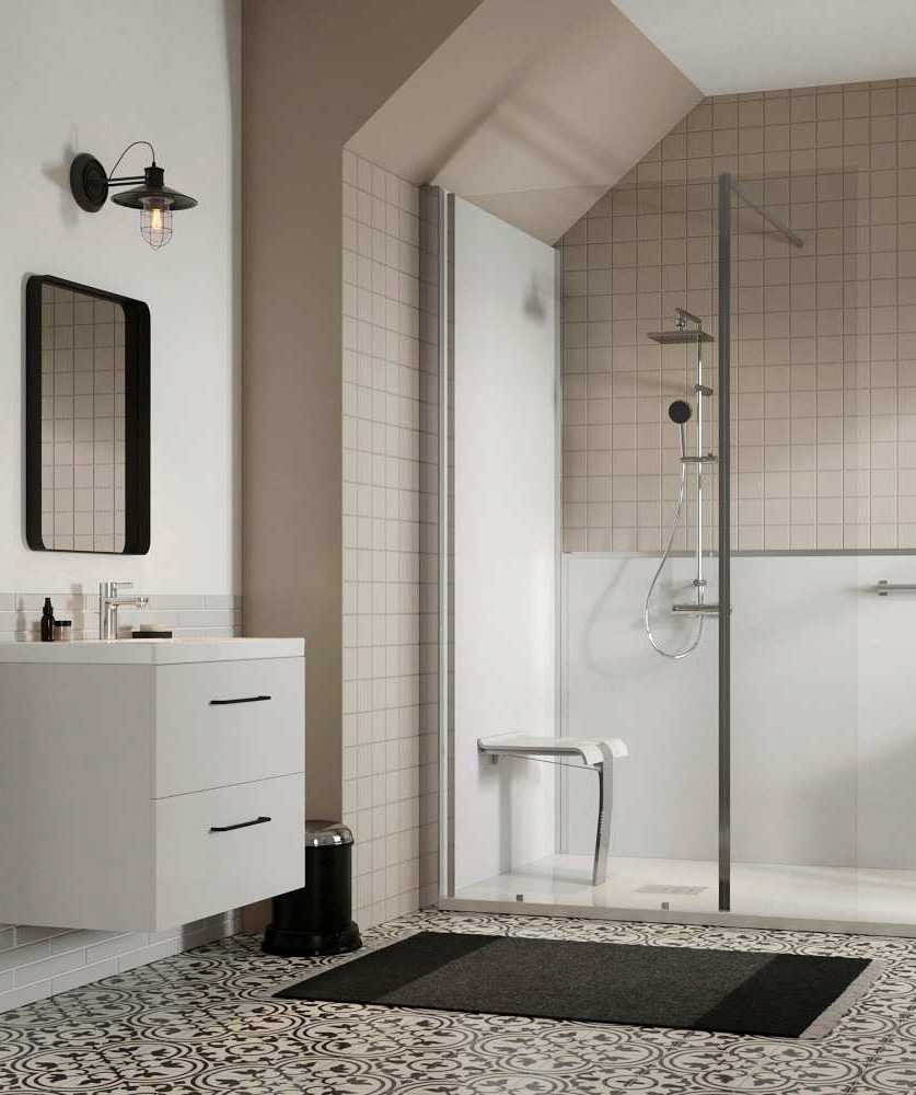 Salle de bain PMR aménagé par un architecte d'intérieur dans le Gard