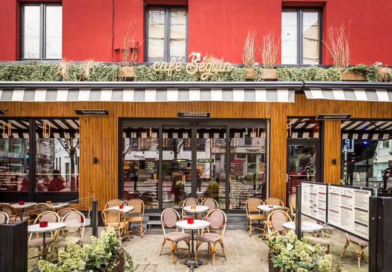 Façade d'un restaurant rénovée par un architecte à Nîmes