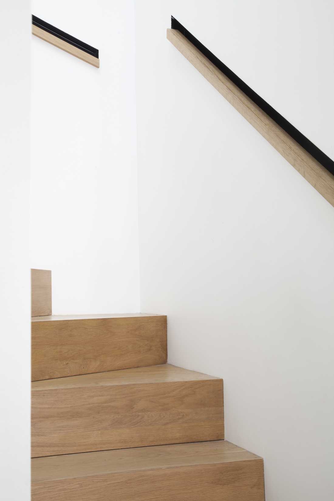 Détail de l'escalier réalisé sur mesure par un architecte à Nîmes