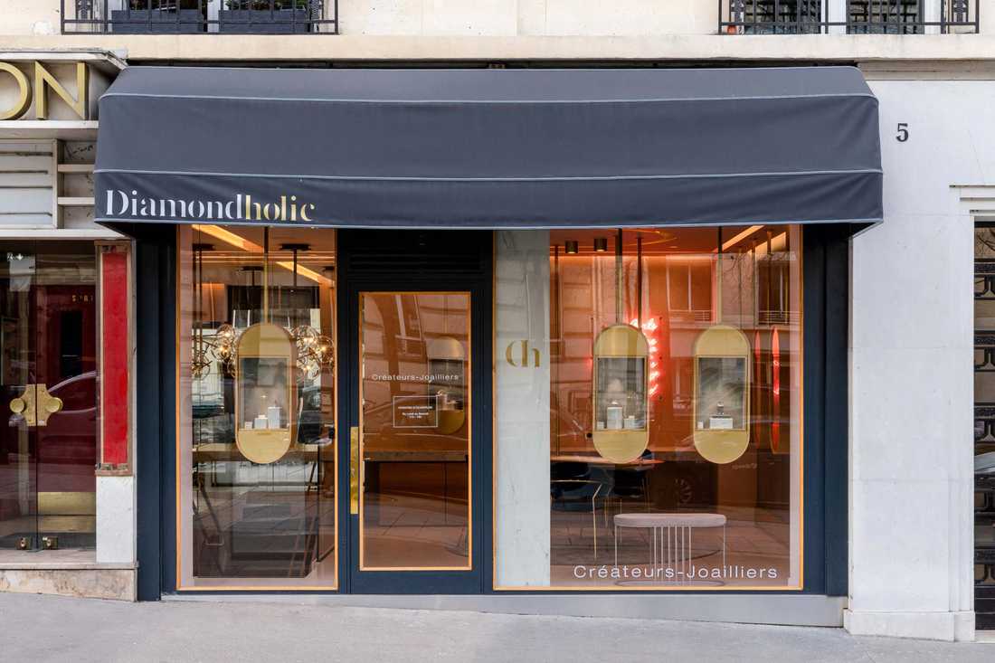 Vitrine de la bijoueterie aménagée par un architecte d'intérieur