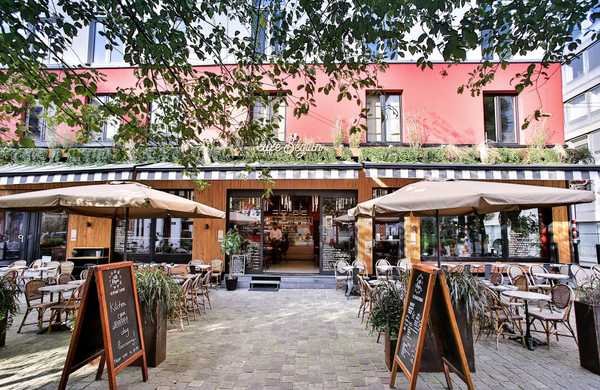 Renovation of a coffee shop / restaurant