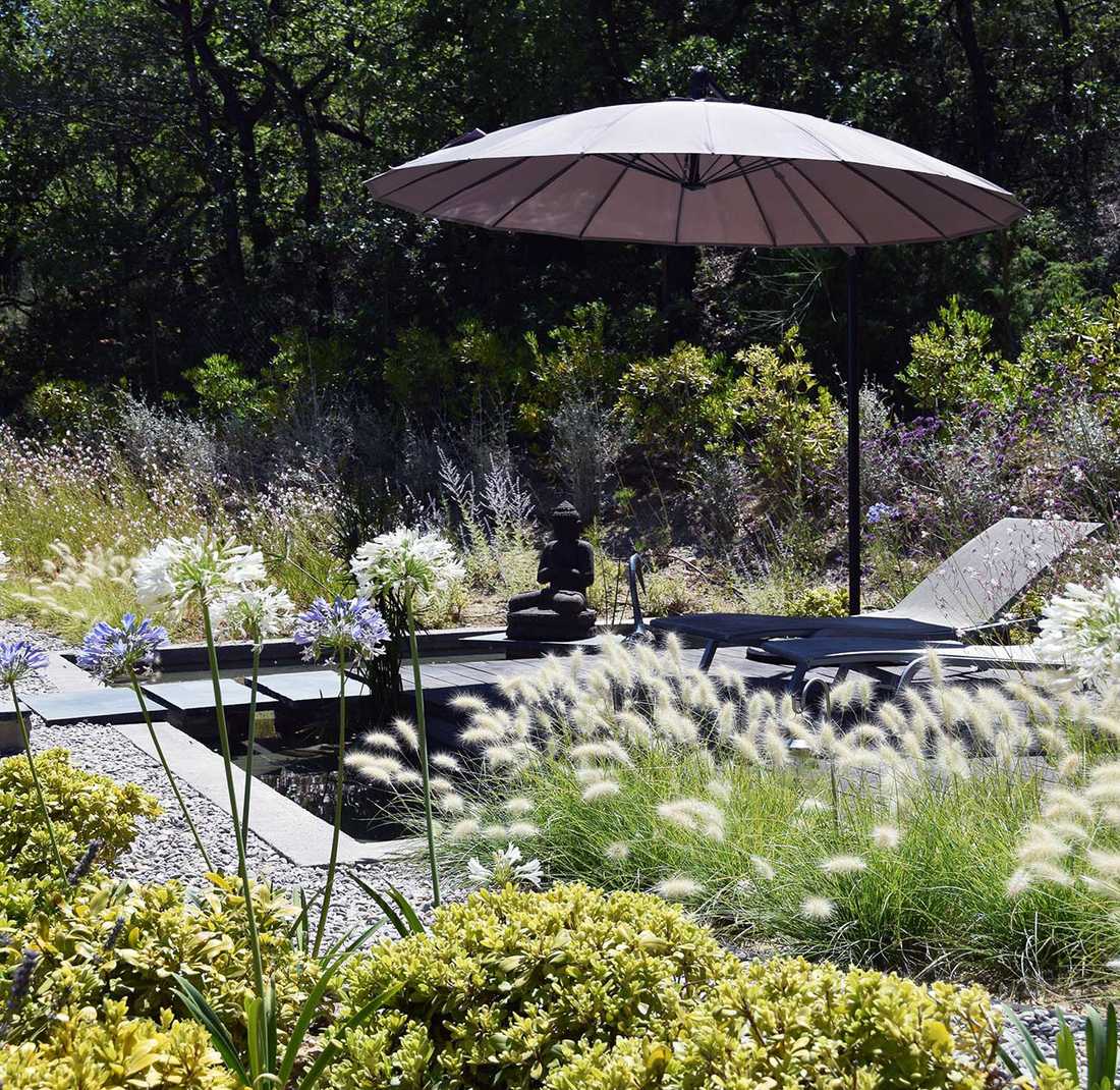 Jardin zen aménagé par un concepteur paysagiste à Nîmes