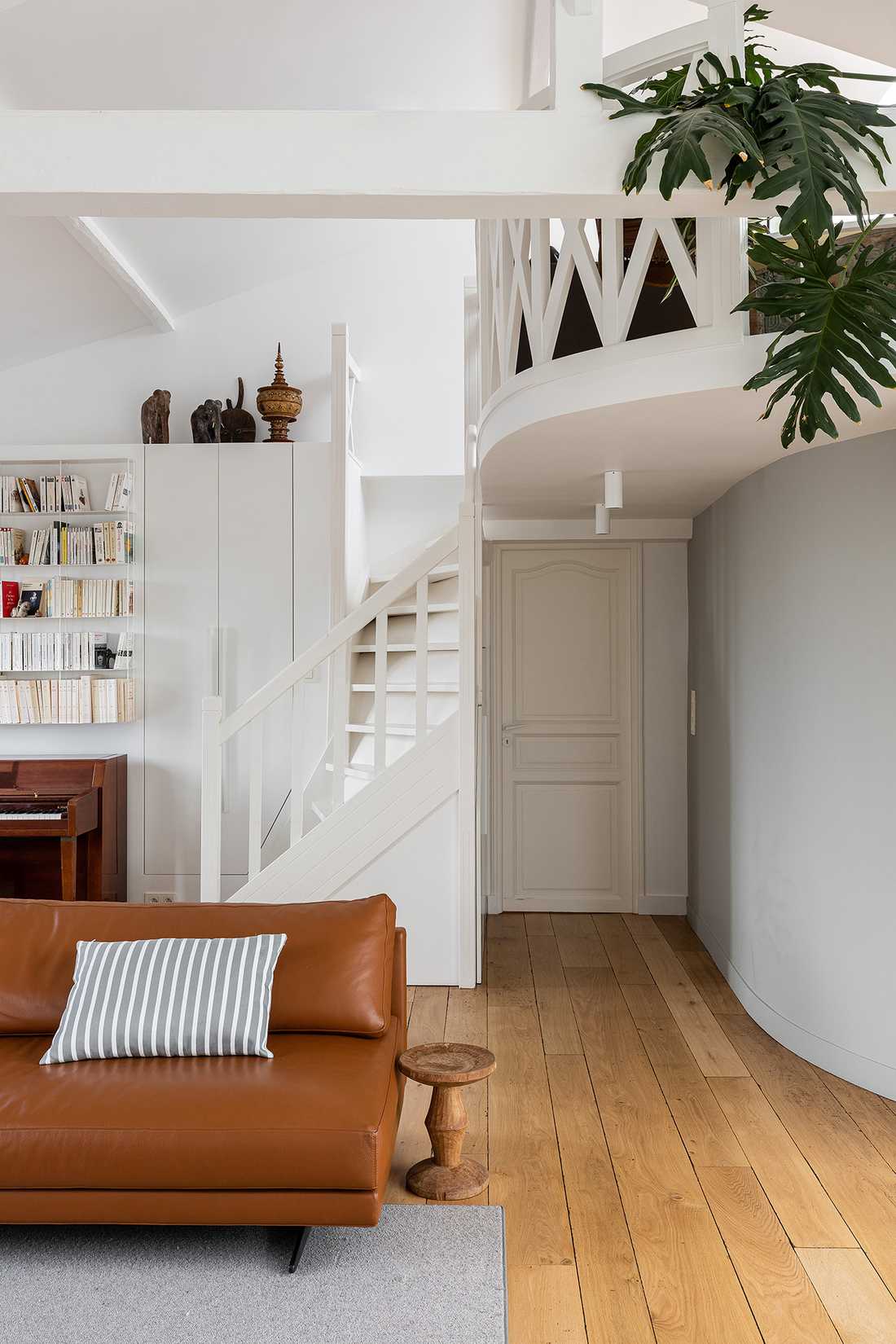 Escalier sur mesure réalisé par un architecte d'intérieur