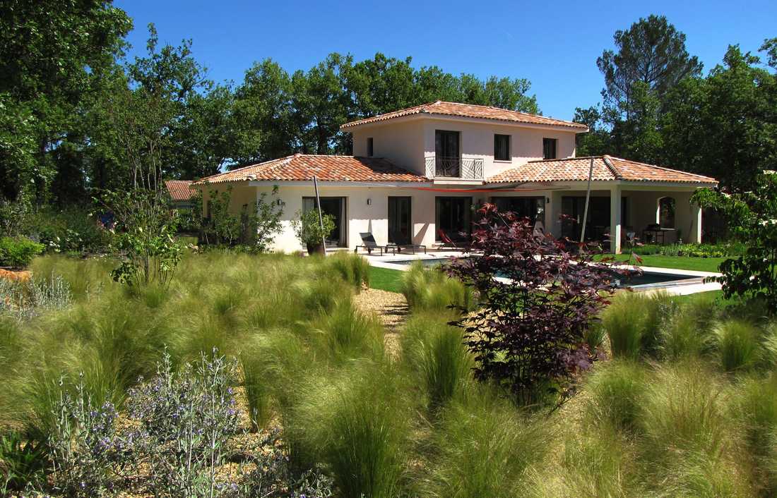 Jardin de graminées conçu par un paysagiste dans le Gard