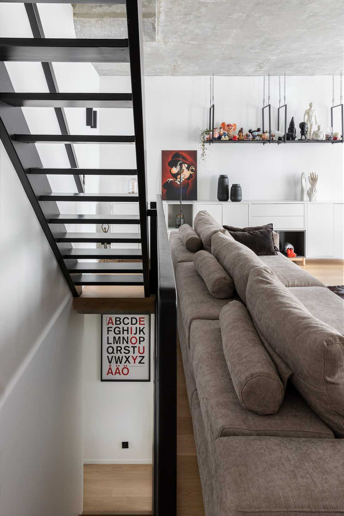 Escalier intérieur d'un triplex conçu par un architecte à Nîmes