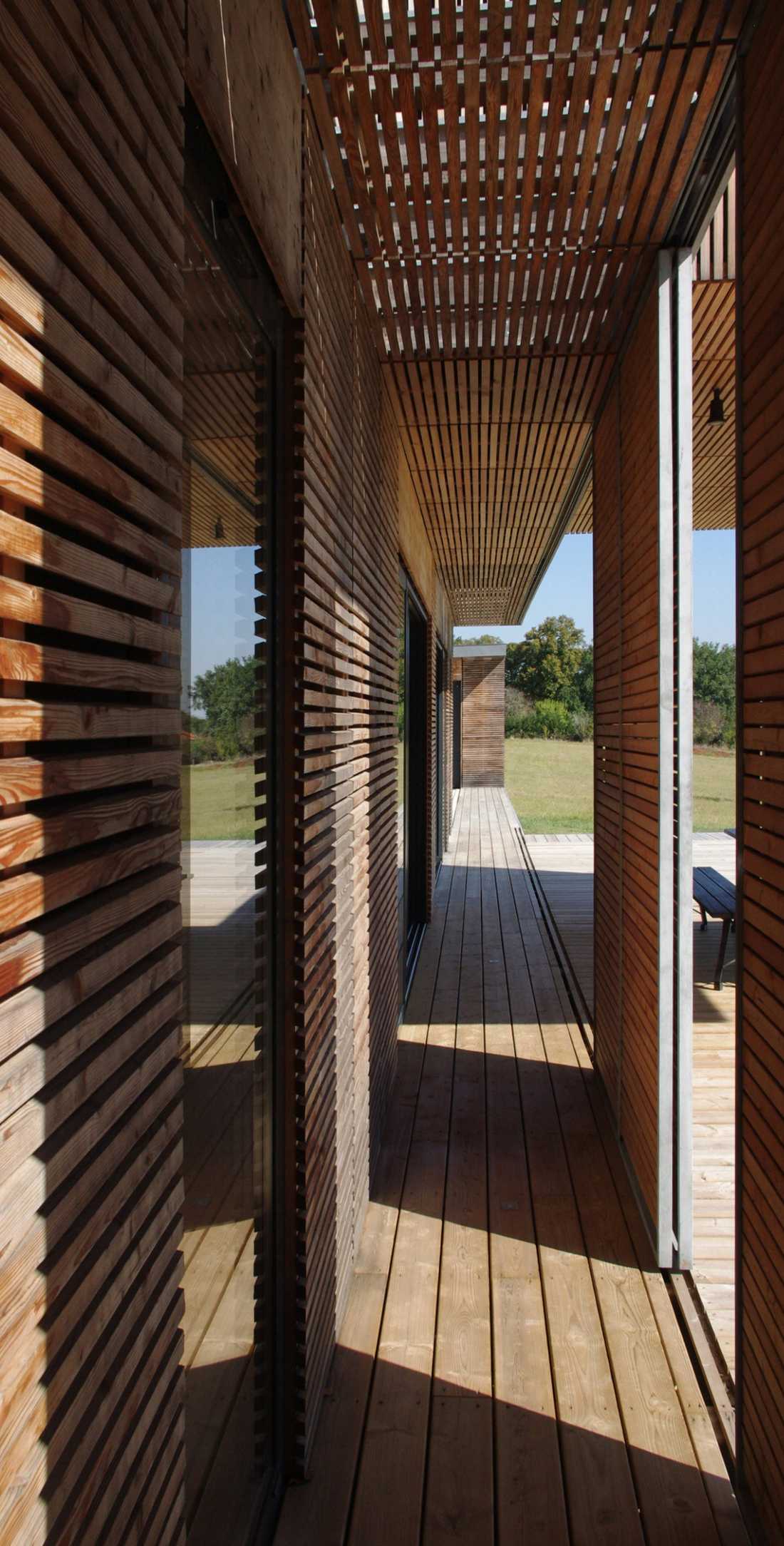 Wood frame extension built by an architect in the Nîmes Area