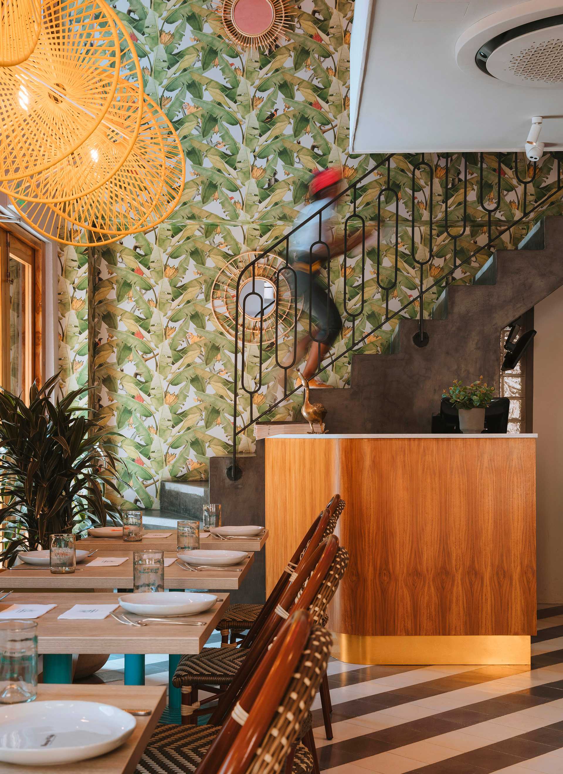 Complete renovation of a restaurant by a Nîmes architect