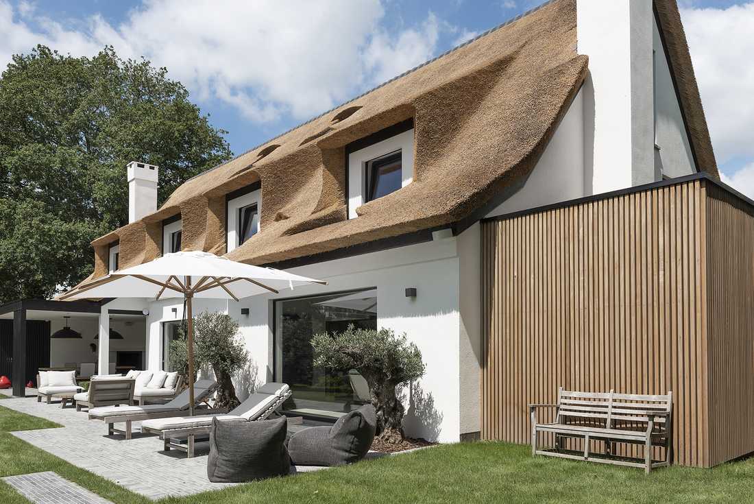 Terrasse d'une villa contemporaine à Nîmes