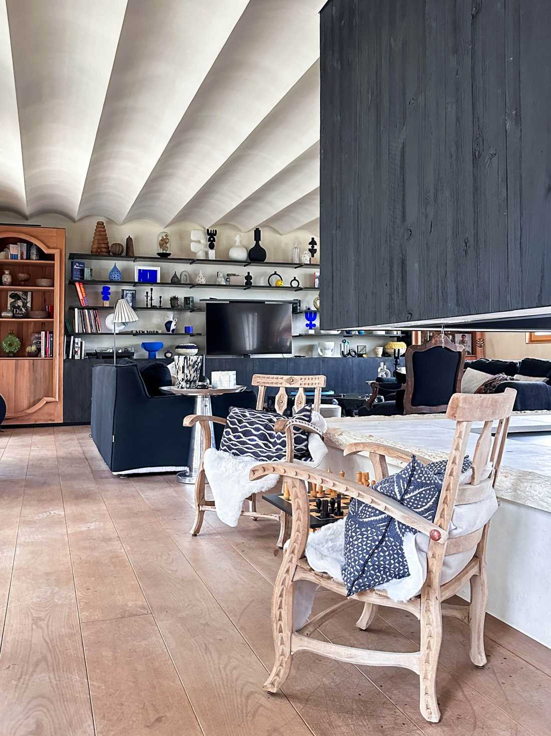 Architecte qui réhabilite une maison inachevée dans les Cévennes
