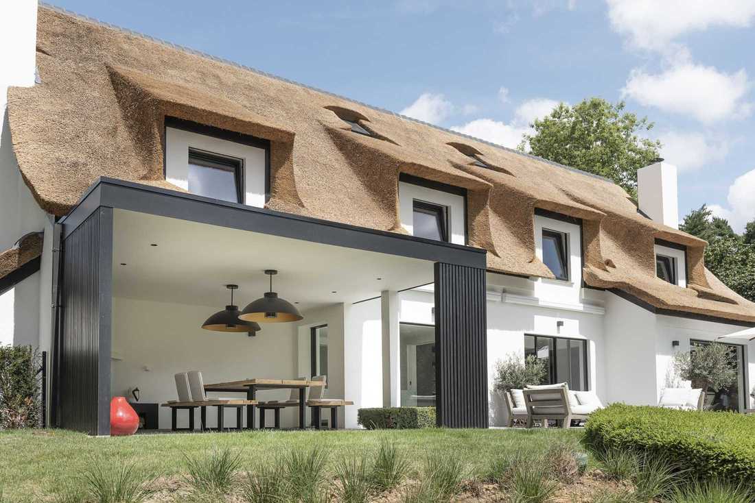 Pool house created by an architect in Nîmes